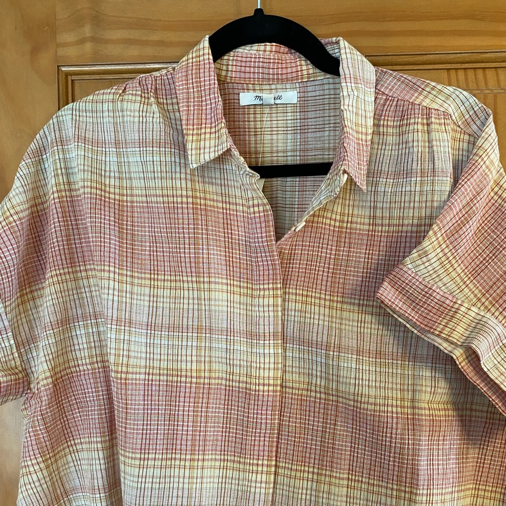 Ladies large Madewell top. Cropped and breezy button up top. 100% cotton. NWT.